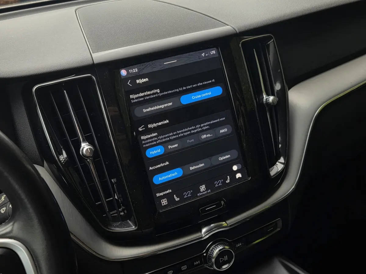 2.0 T6 Plug-in hybrid AWD Inscription | Long Range! | SOH 100% | Panoramadak | Keyless | Draadloze lader