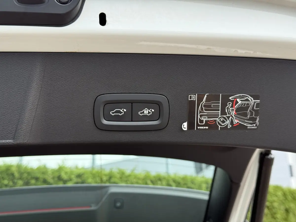 T5 R-Design | Blis | Trekhaak | AppleCarplay | Google | Bluetooth | Keyless |