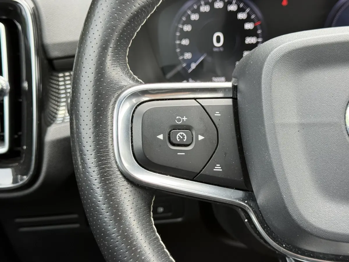 T5 R-Design | Blis | Trekhaak | AppleCarplay | Google | Bluetooth | Keyless |
