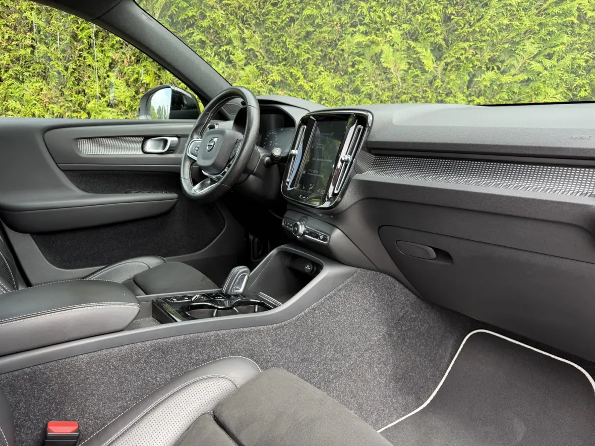 T5 R-Design | Blis | Trekhaak | AppleCarplay | Google | Bluetooth | Keyless |