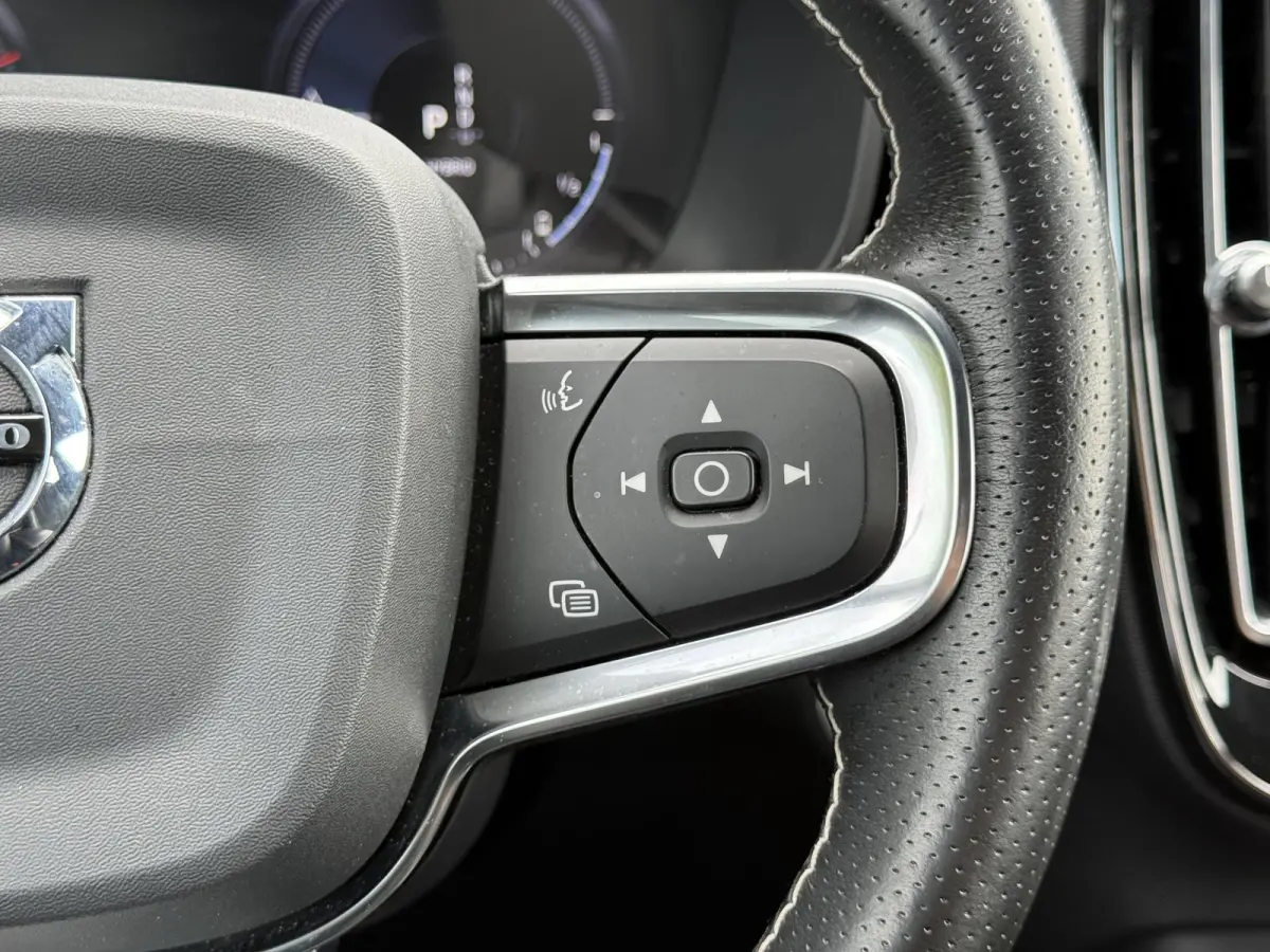T5 R-Design | Blis | Trekhaak | AppleCarplay | Google | Bluetooth | Keyless |