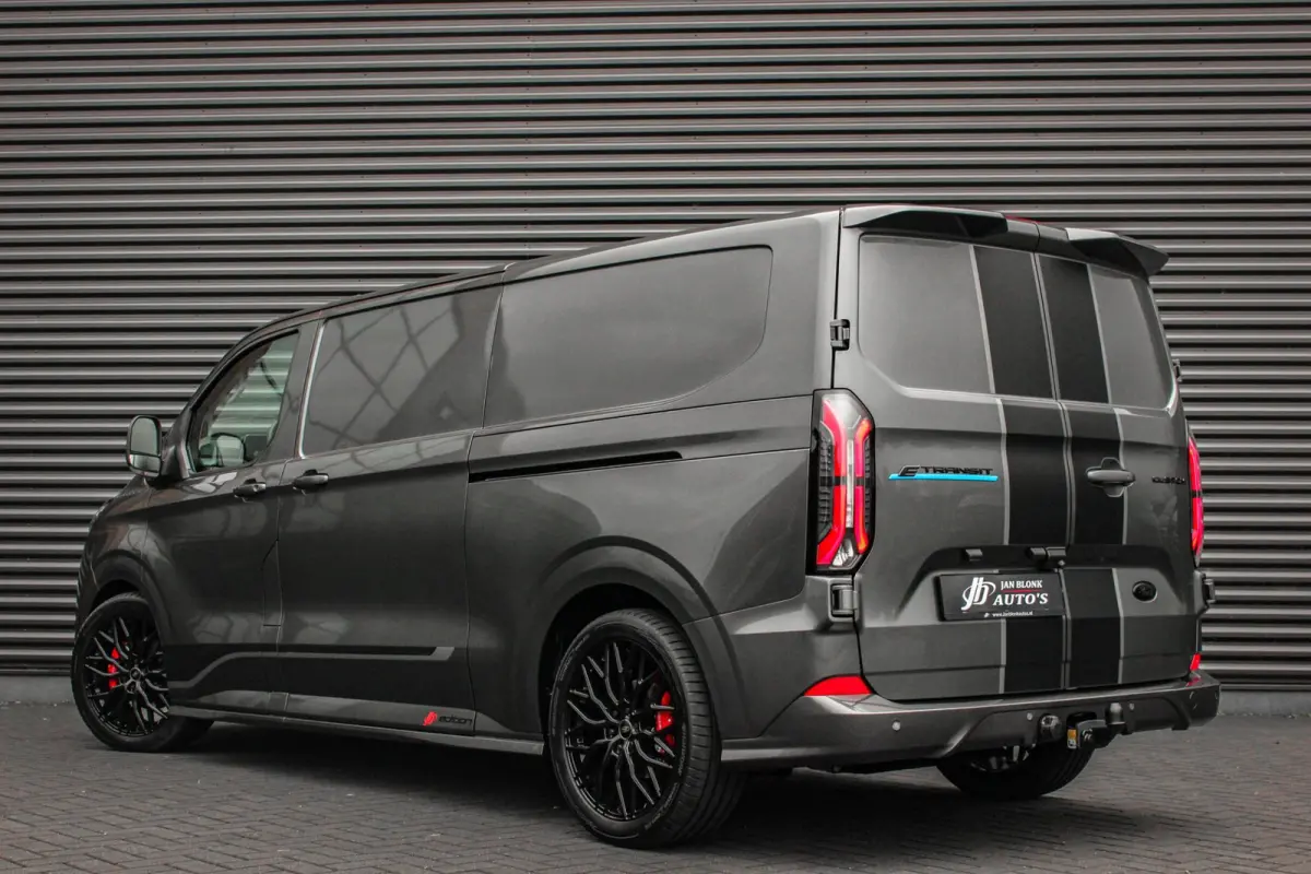 Cust. 340 L2H1 SPORT 71 kWh 218PK / JB- EDITON / CAMERA / 370KM RANGE / APPLE CARPLAY /DRIVERS- PACK /FULL OPTION