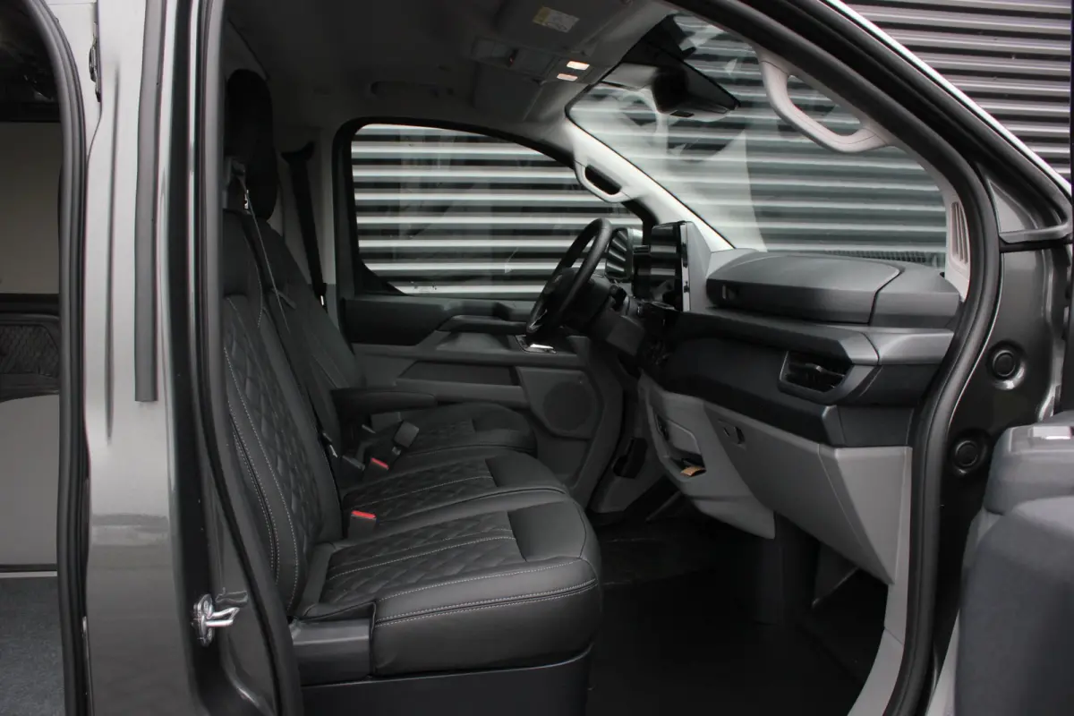 Cust. 340 L2H1 SPORT 71 kWh 218PK / JB- EDITON / CAMERA / 370KM RANGE / APPLE CARPLAY /DRIVERS- PACK /FULL OPTION