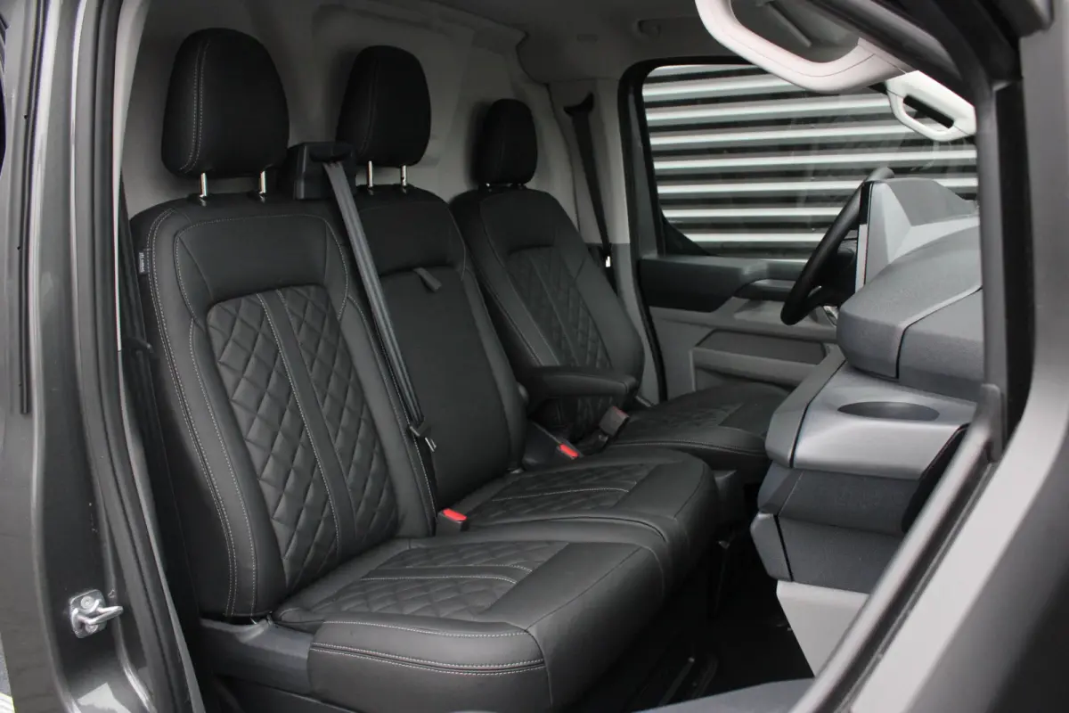 Cust. 340 L2H1 SPORT 71 kWh 218PK / JB- EDITON / CAMERA / 370KM RANGE / APPLE CARPLAY /DRIVERS- PACK /FULL OPTION