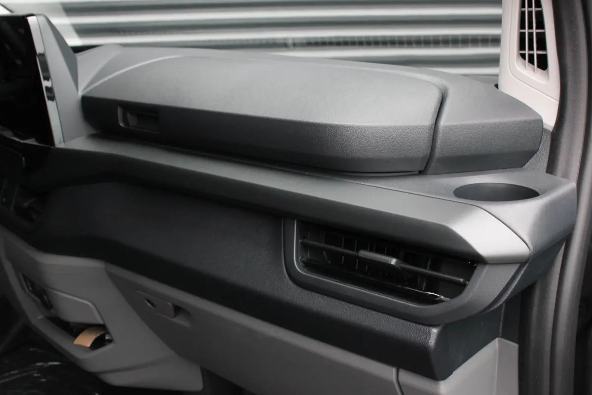 Cust. 340 L2H1 SPORT 71 kWh 218PK / JB- EDITON / CAMERA / 370KM RANGE / APPLE CARPLAY /DRIVERS- PACK /FULL OPTION