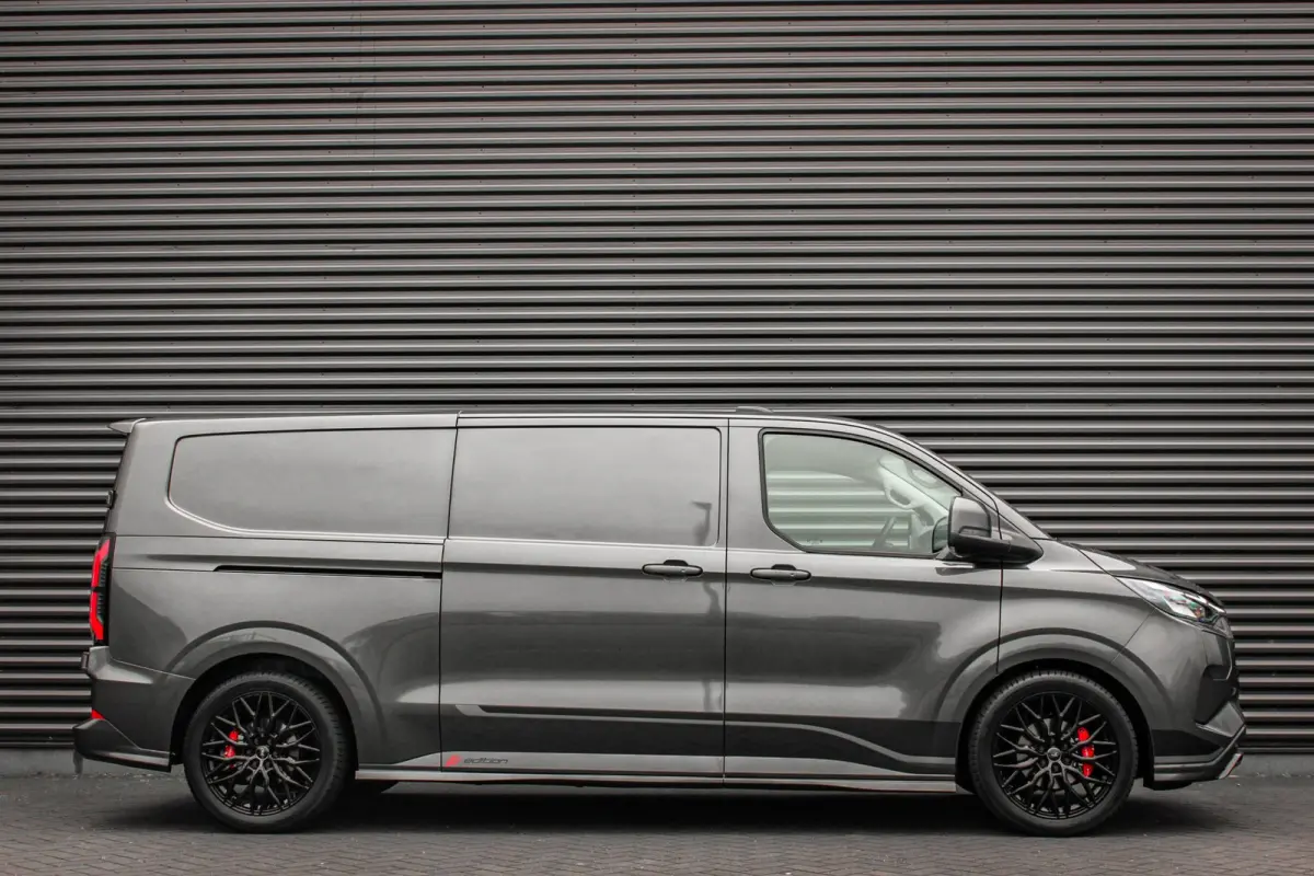 Cust. 340 L2H1 SPORT 71 kWh 218PK / JB- EDITON / CAMERA / 370KM RANGE / APPLE CARPLAY /DRIVERS- PACK /FULL OPTION