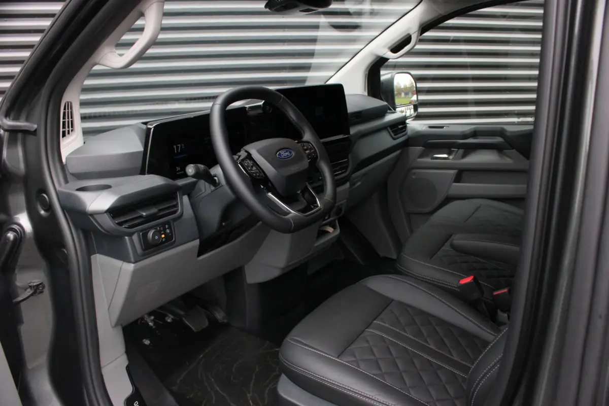 Cust. 340 L2H1 SPORT 71 kWh 218PK / JB- EDITON / CAMERA / 370KM RANGE / APPLE CARPLAY /DRIVERS- PACK /FULL OPTION
