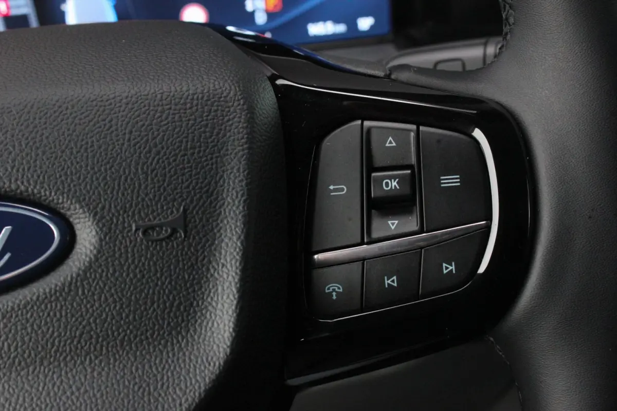 Cust. 340 L2H1 SPORT 71 kWh 218PK / JB- EDITON / CAMERA / 370KM RANGE / APPLE CARPLAY /DRIVERS- PACK /FULL OPTION