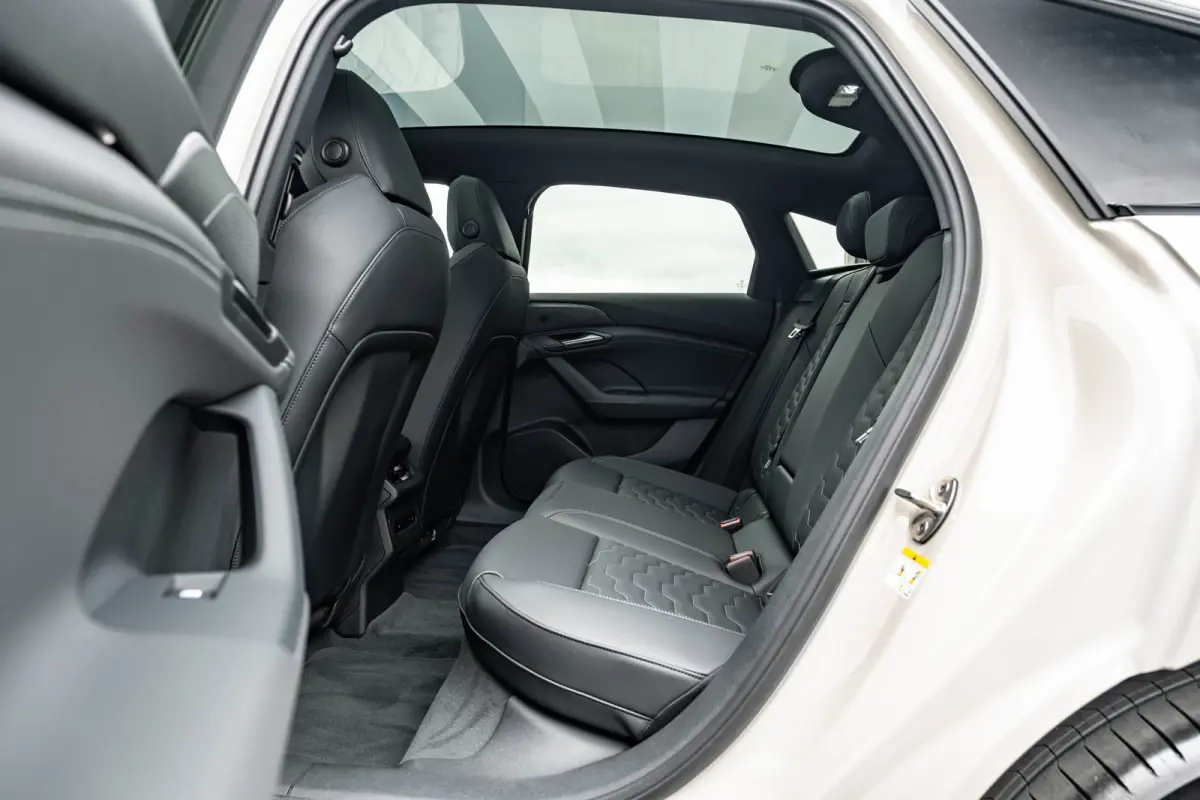 S edition | Audi smartphone interface | Comfortsleutel | Elektrisch instelbare voorstoelen