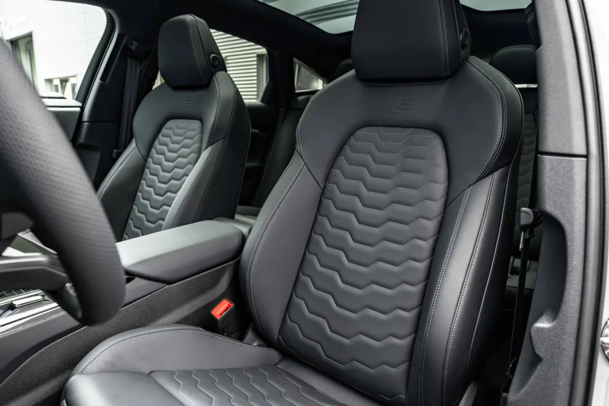 S edition | Audi smartphone interface | Comfortsleutel | Elektrisch instelbare voorstoelen