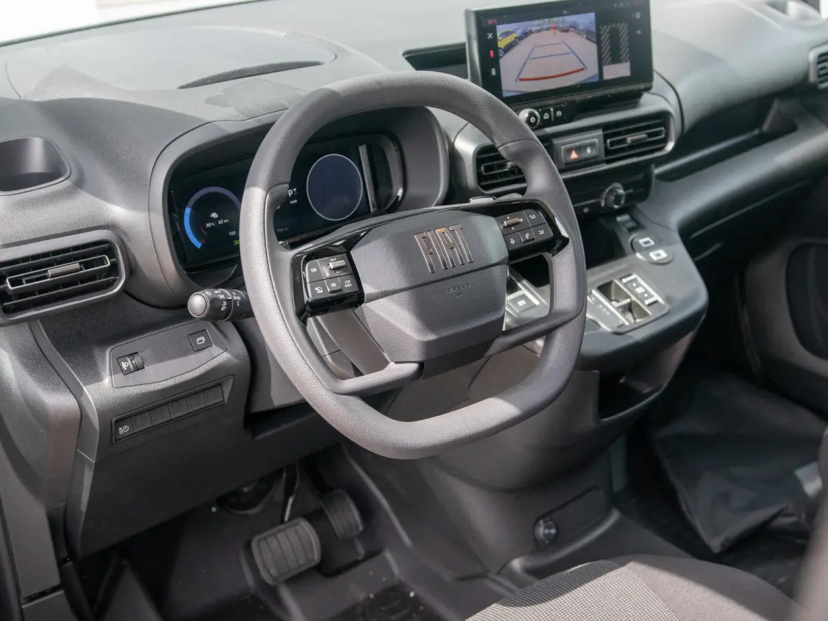 136 L2 50 kWh | Navi | Stoelverwarming | Laadruimte Pack | Apple Carplay | Camera | BSM | PDC V&A | LED
