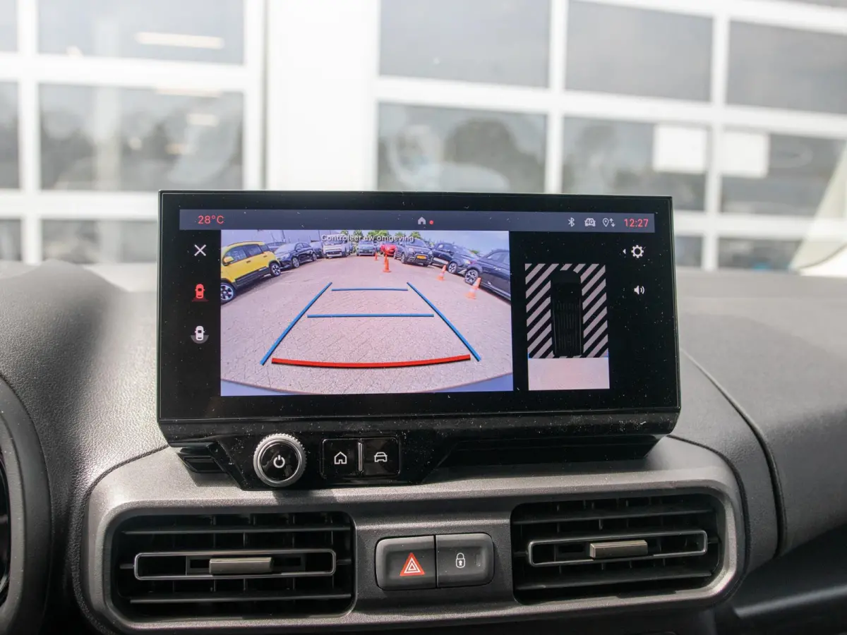 136 L2 50 kWh | Navi | Stoelverwarming | Laadruimte Pack | Apple Carplay | Camera | BSM | PDC V&A | LED