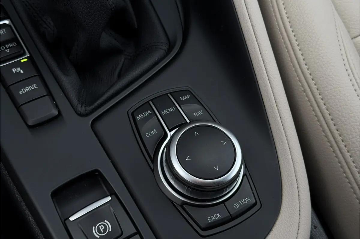 xDrive25e | Leder | Head-Up | PDC V+A | LED | Elektrische Klep | 35x op voorraad !