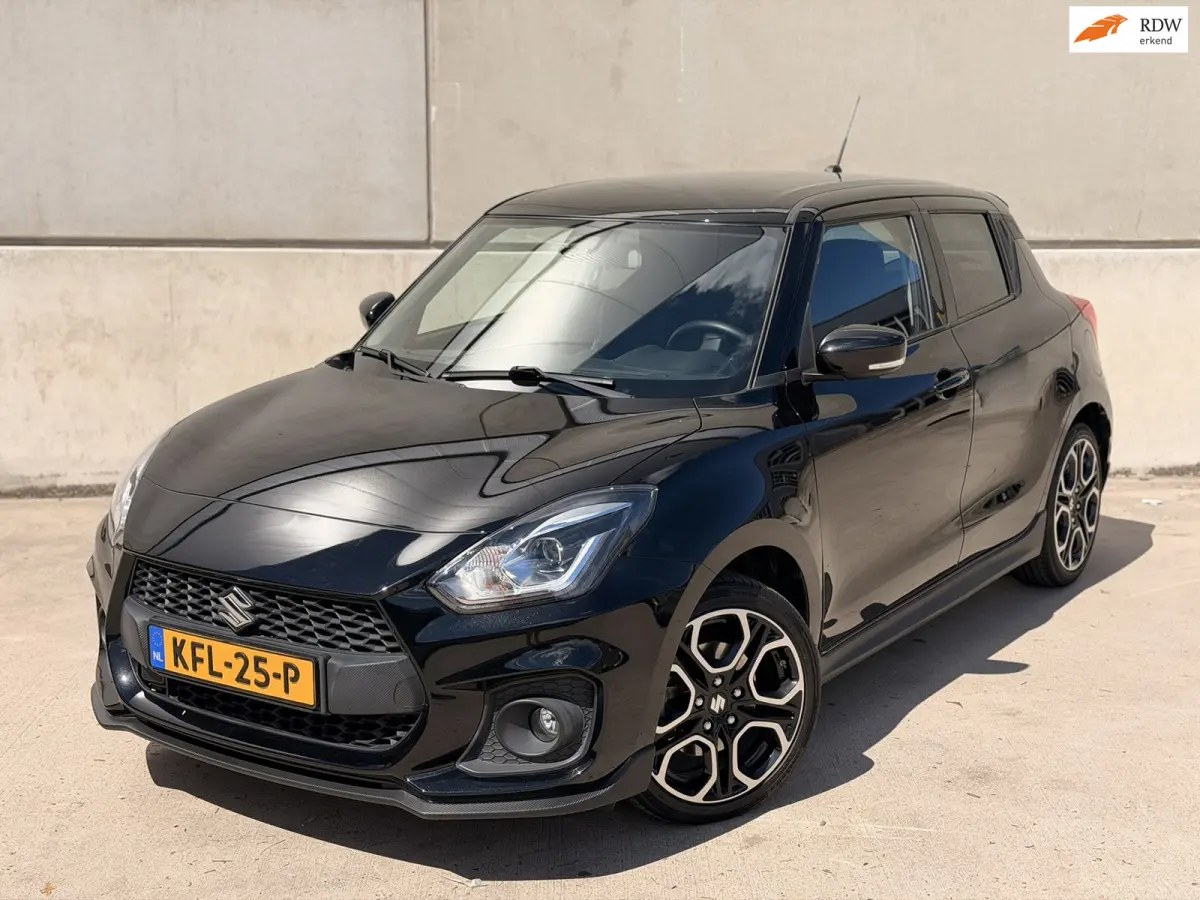 1.4 Sport Smart Hybrid Camera CarPlay ACC 17'' LED Stoelverwarming