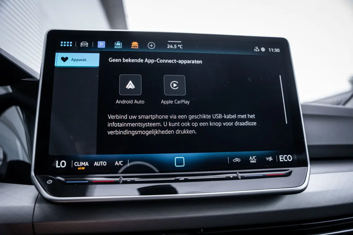 Life Edition eHybrid | 'App-Connect' draadloze smartphone integratie | Achterbank in ongelijke delen neerklapbaar incl. middenarmsteun en doorlaadmogelijkheid | Afstandscontrolesysteem (Fron