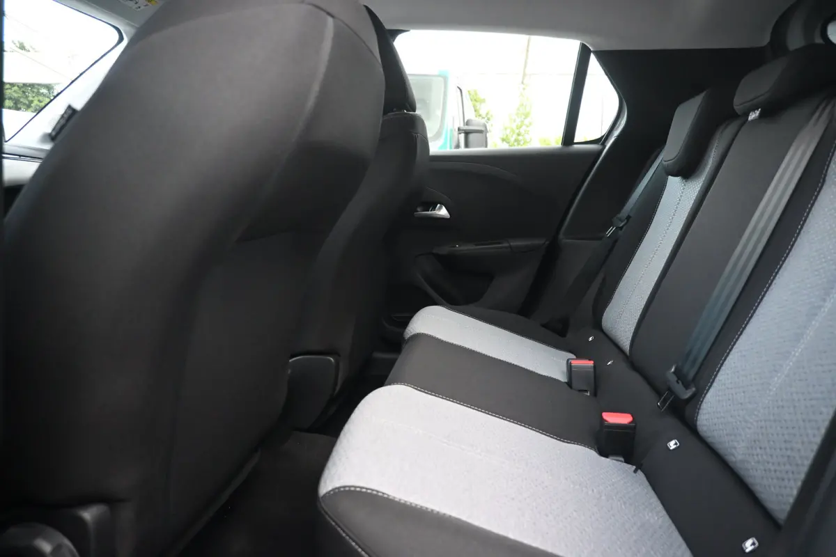 Edition | Dode hoek waarschuwing | Draadloze Apple Carplay en Android Auto | LED koplampen met LED dagrijverlichting