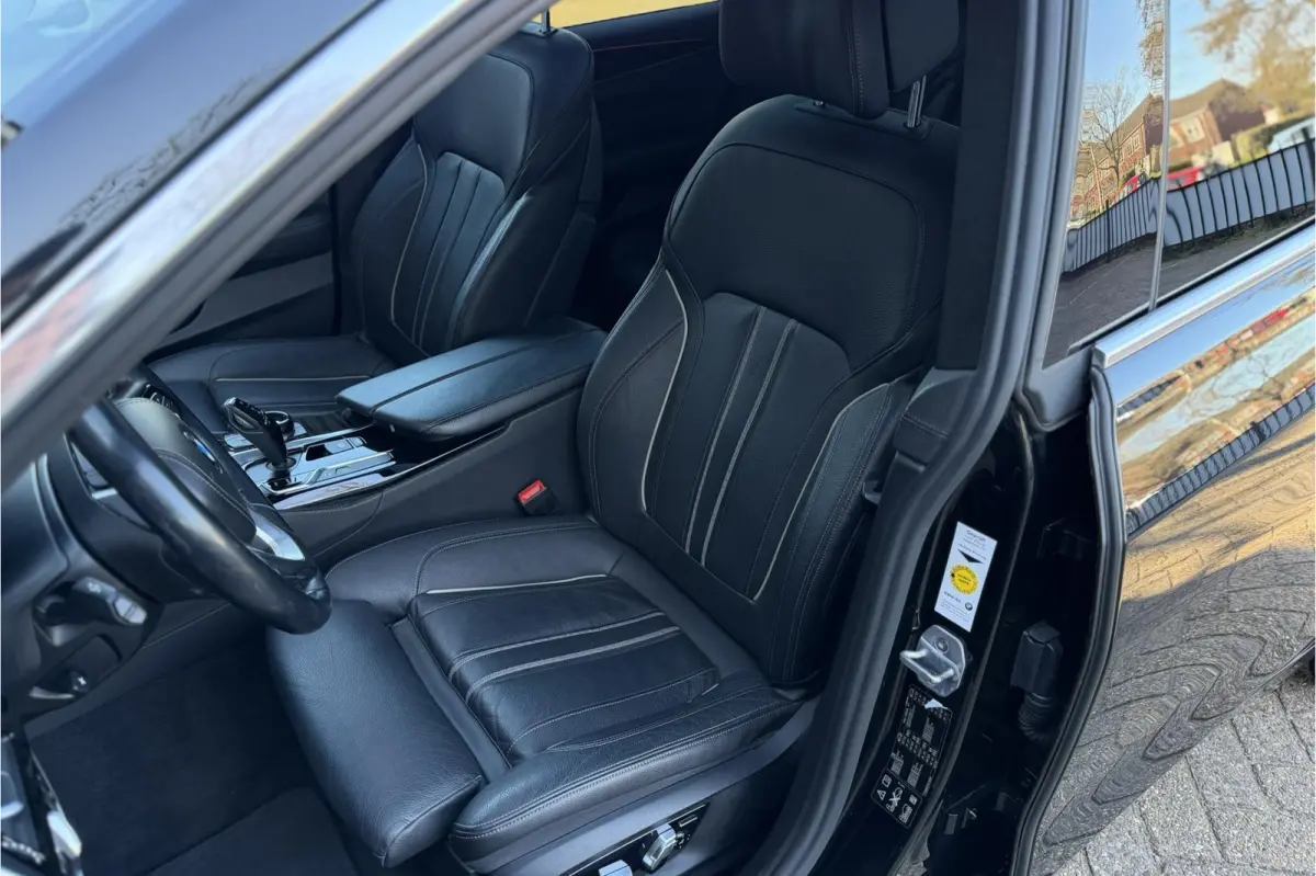 640i xDrive Luxury Line | Panodak | Comfortleder | Camera | LED | Navi Prof.