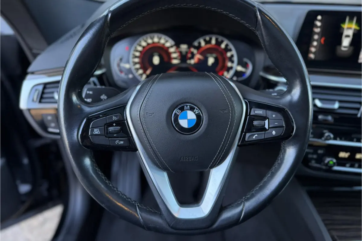 640i xDrive Luxury Line | Panodak | Comfortleder | Camera | LED | Navi Prof.