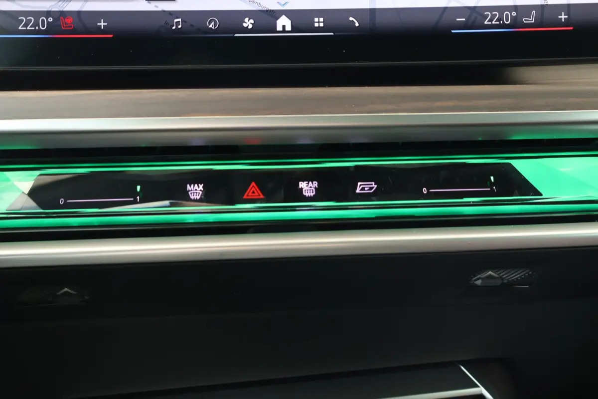 eDrive50 | SOH 100% | High Executive | Connoisseur Pack | M Sportpakket Pro | Innovation Pack | Sky Lounge