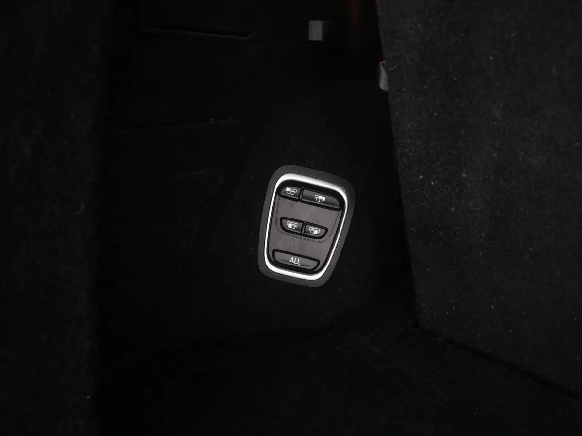 1.2 TCe Intens [ 7-Pers. ] *LEATHER-FABRIC | DIGI-COCKPIT | DAB | KEYLESS | CAMERA | NAVI-FULLMAP | PRIVACY-GLASS | ECC | PDC | TOWBAR | AMBIENTLIGHT | BLINDSPOT | LANE-ASSIST | 20''ALU *