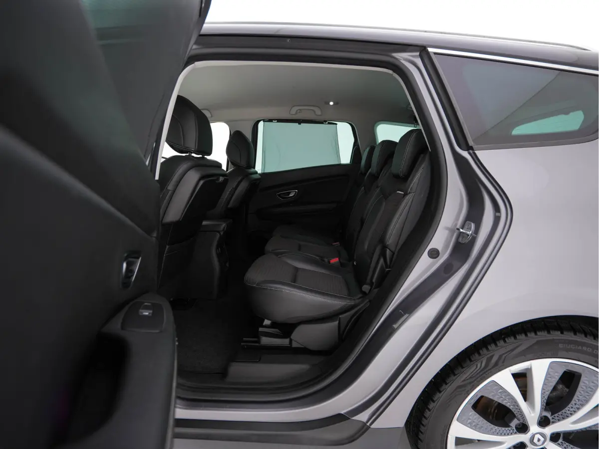 1.2 TCe Intens [ 7-Pers. ] *LEATHER-FABRIC | DIGI-COCKPIT | DAB | KEYLESS | CAMERA | NAVI-FULLMAP | PRIVACY-GLASS | ECC | PDC | TOWBAR | AMBIENTLIGHT | BLINDSPOT | LANE-ASSIST | 20''ALU *