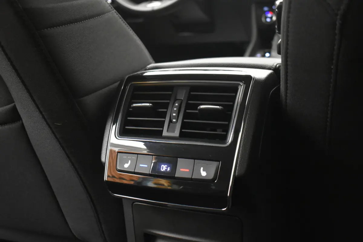 1.4 TSI iV PHEV Style EL Trekh + aKlep Mem Seats Camera Canton Sound  Stuur/stoel v+a Verwarming