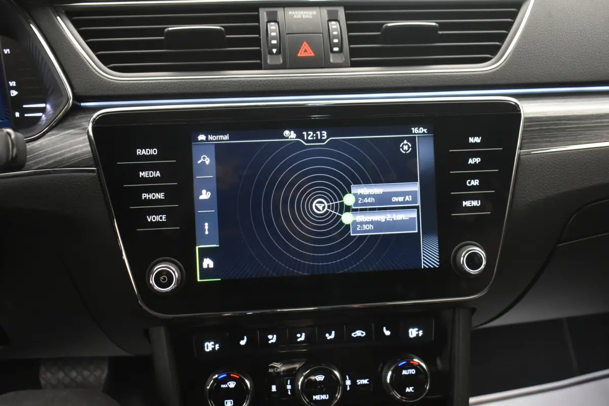 1.4 TSI iV PHEV Style EL Trekh + aKlep Mem Seats Camera Canton Sound  Stuur/stoel v+a Verwarming
