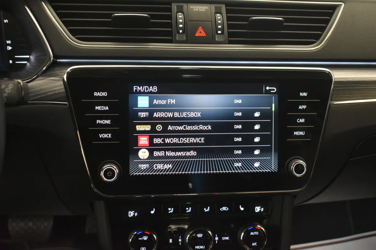 1.4 TSI iV PHEV Style EL Trekh + aKlep Mem Seats Camera Canton Sound  Stuur/stoel v+a Verwarming