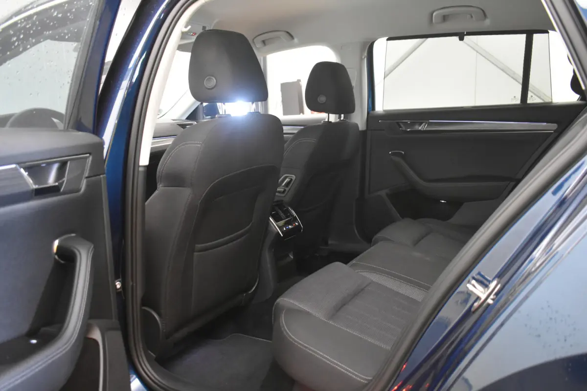 1.4 TSI iV PHEV Style EL Trekh + aKlep Mem Seats Camera Canton Sound  Stuur/stoel v+a Verwarming