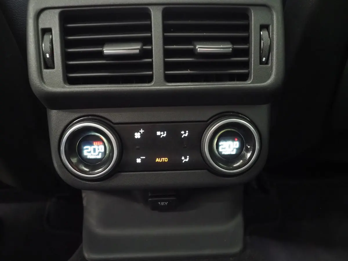 3.0 V6 AWD 300PK | NL Auto | Panoramadak | Luchtvering | 360 | Trekhaak | Meridian | Keyless | Carplay