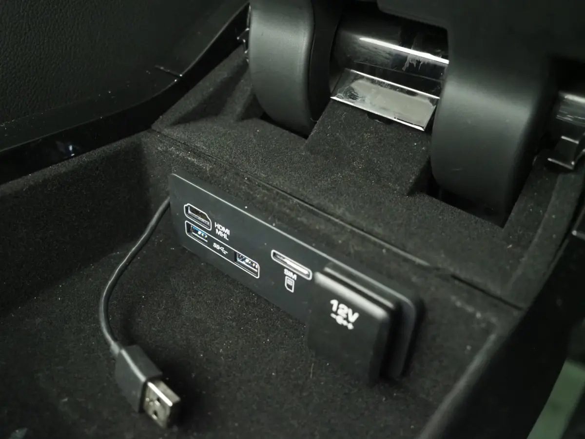 3.0 V6 AWD 300PK | NL Auto | Panoramadak | Luchtvering | 360 | Trekhaak | Meridian | Keyless | Carplay