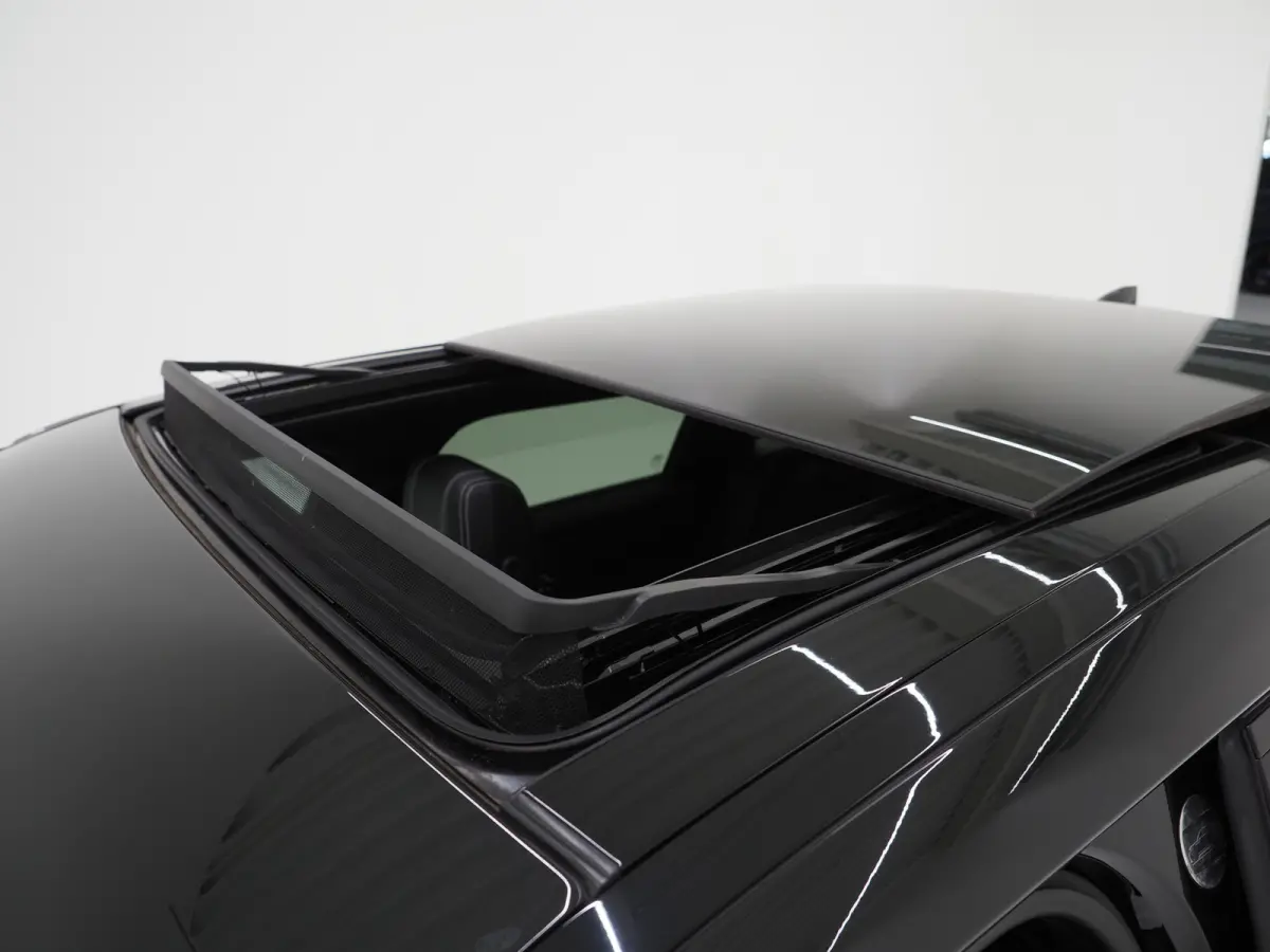 3.0 V6 AWD 300PK | NL Auto | Panoramadak | Luchtvering | 360 | Trekhaak | Meridian | Keyless | Carplay