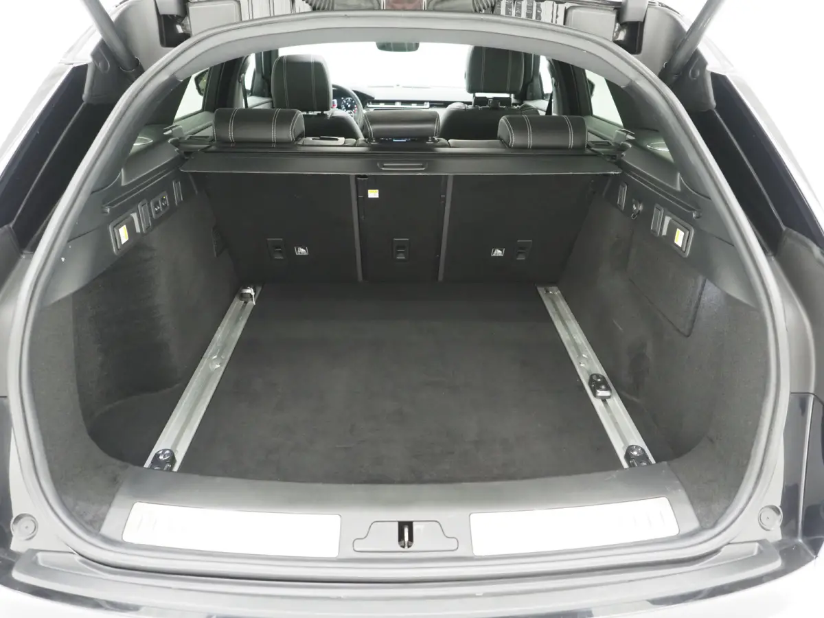 3.0 V6 AWD 300PK | NL Auto | Panoramadak | Luchtvering | 360 | Trekhaak | Meridian | Keyless | Carplay