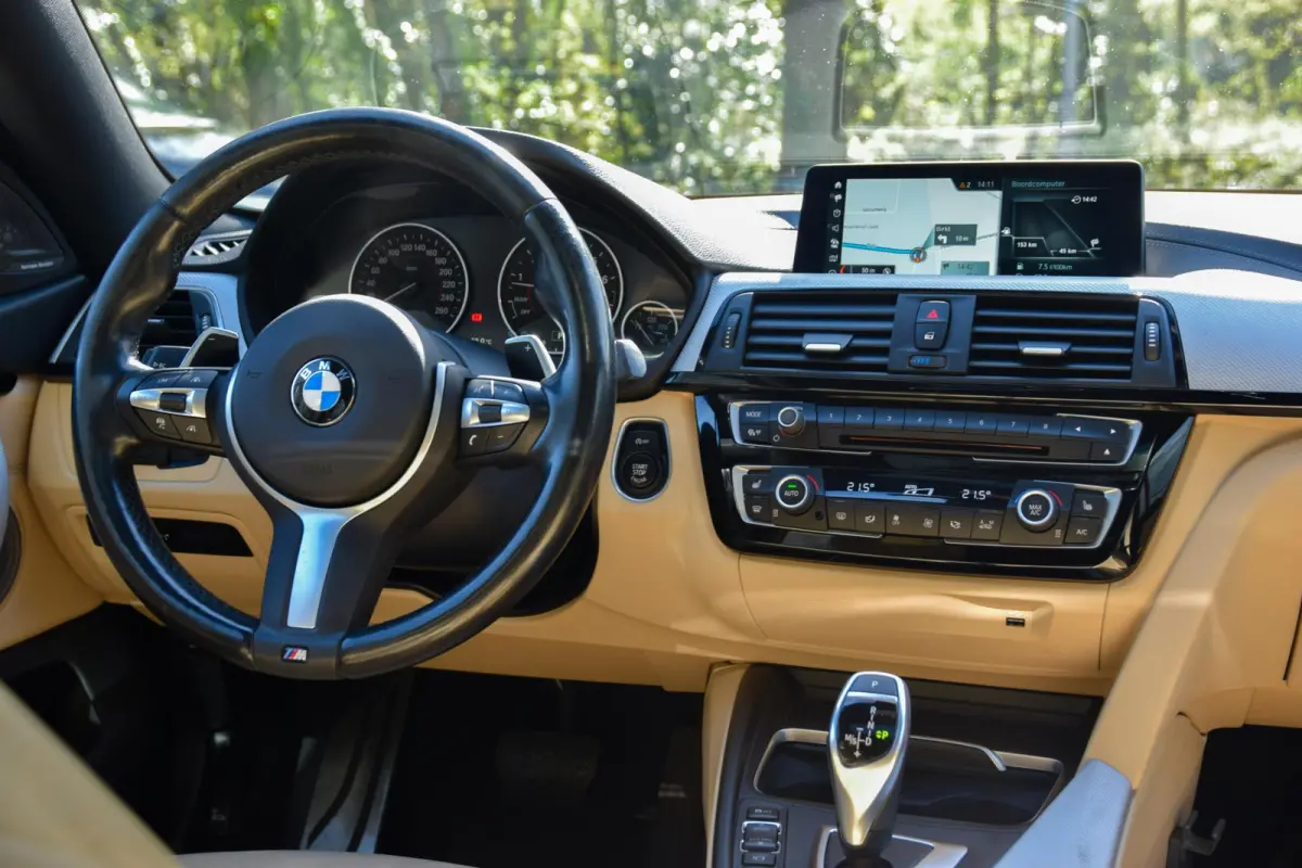 420i M-Sport | Schuif-/kanteldak | Navigatie | Camera | Harman\Kardon | NAP