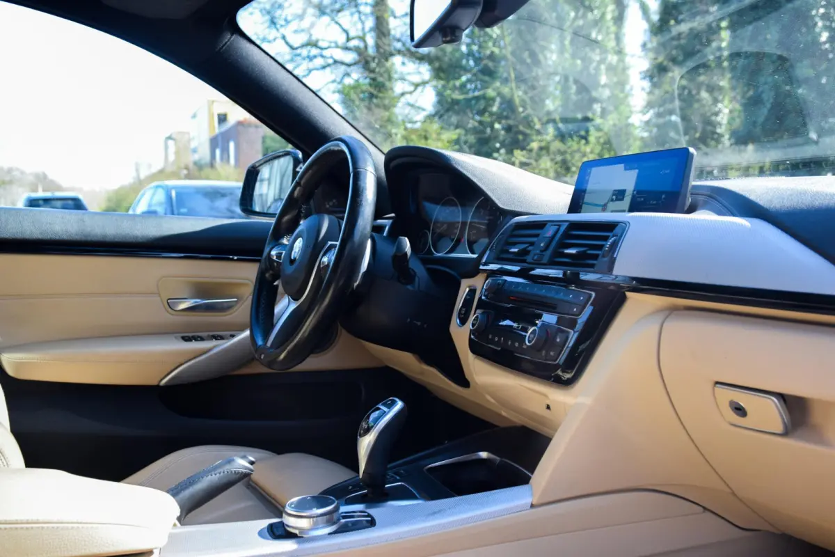 420i M-Sport | Schuif-/kanteldak | Navigatie | Camera | Harman\Kardon | NAP