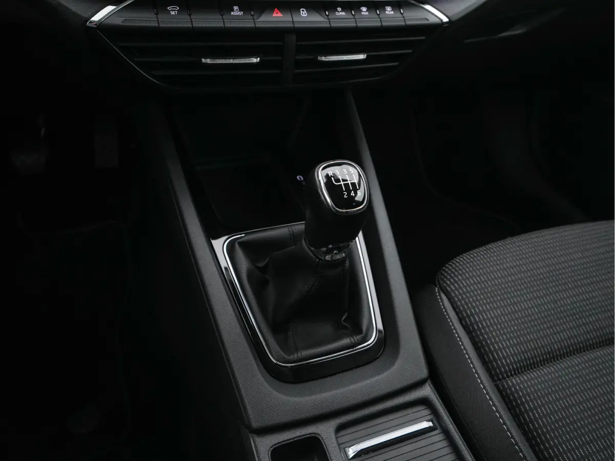 1.0 TSI Business Edition Plus (INCL-BTW) *FULL-LED | NAVI-FULLMAP | HEATED-COMFORTSEATS | DIGI-COCKPIT | CAMERA | KEYLESS | DAB | AMBIENTLIGHT | PRIVACYGLASS | ECC | CARPLAY | PDC | CRUISE |