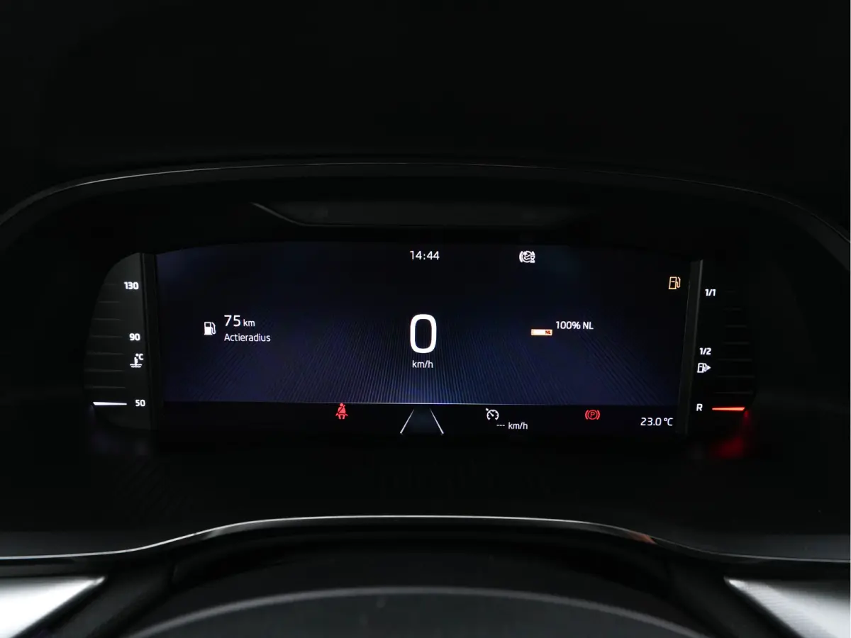 1.0 TSI Business Edition Plus (INCL-BTW) *FULL-LED | NAVI-FULLMAP | HEATED-COMFORTSEATS | DIGI-COCKPIT | CAMERA | KEYLESS | DAB | AMBIENTLIGHT | PRIVACYGLASS | ECC | CARPLAY | PDC | CRUISE |