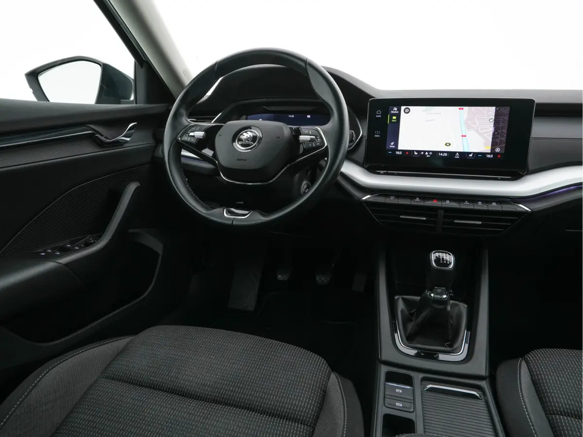 1.0 TSI Business Edition Plus (INCL-BTW) *FULL-LED | NAVI-FULLMAP | HEATED-COMFORTSEATS | DIGI-COCKPIT | CAMERA | KEYLESS | DAB | AMBIENTLIGHT | PRIVACYGLASS | ECC | CARPLAY | PDC | CRUISE |