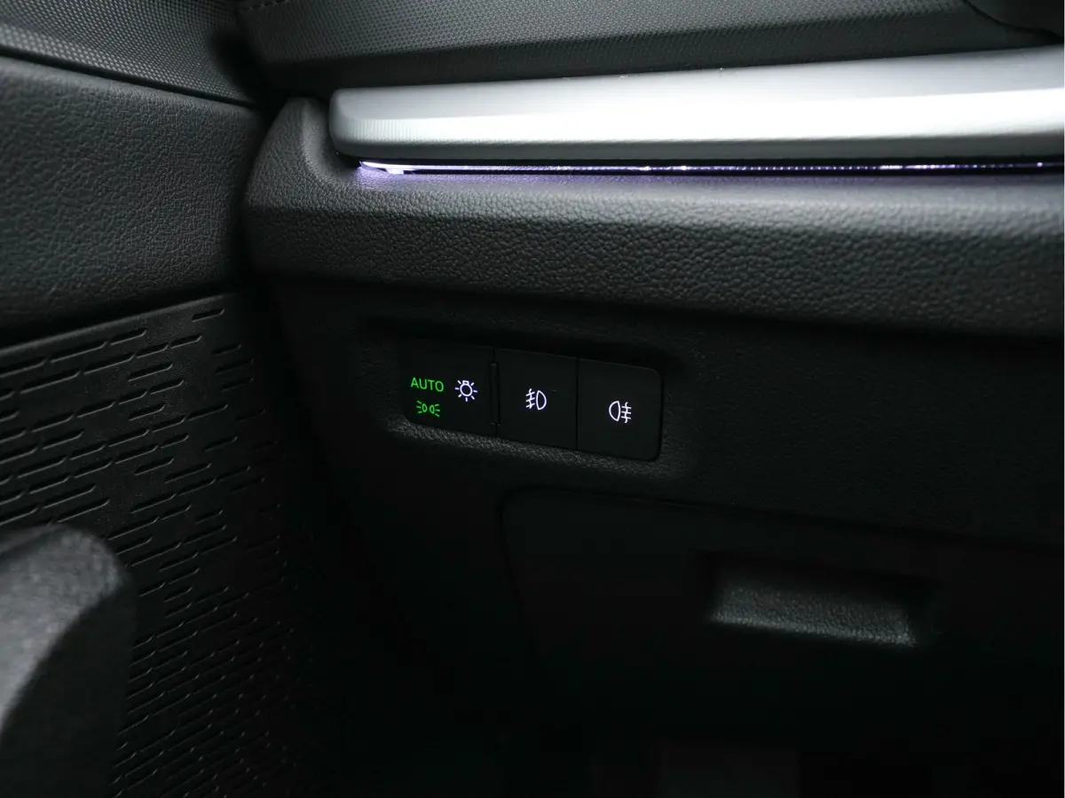 1.0 TSI Business Edition Plus (INCL-BTW) *FULL-LED | NAVI-FULLMAP | HEATED-COMFORTSEATS | DIGI-COCKPIT | CAMERA | KEYLESS | DAB | AMBIENTLIGHT | PRIVACYGLASS | ECC | CARPLAY | PDC | CRUISE |