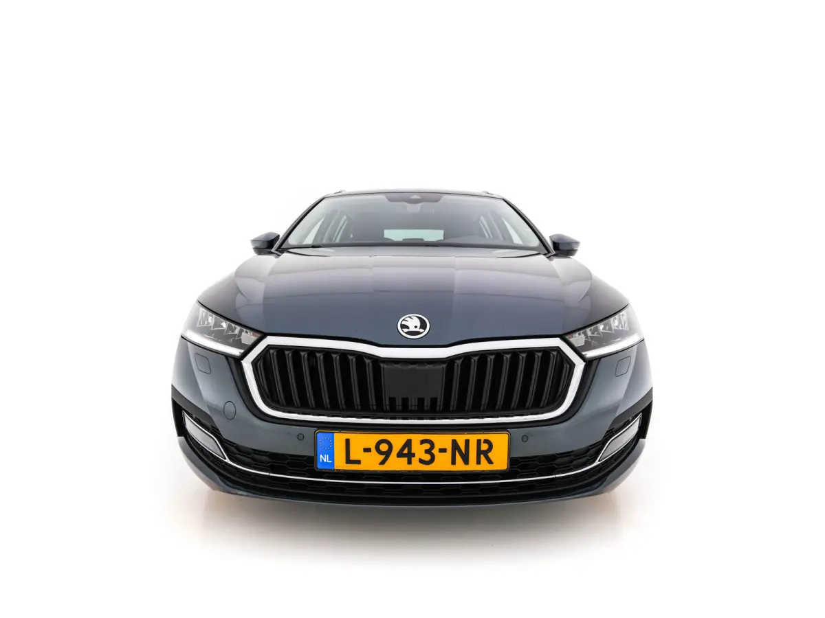 1.0 TSI Business Edition Plus (INCL-BTW) *FULL-LED | NAVI-FULLMAP | HEATED-COMFORTSEATS | DIGI-COCKPIT | CAMERA | KEYLESS | DAB | AMBIENTLIGHT | PRIVACYGLASS | ECC | CARPLAY | PDC | CRUISE |