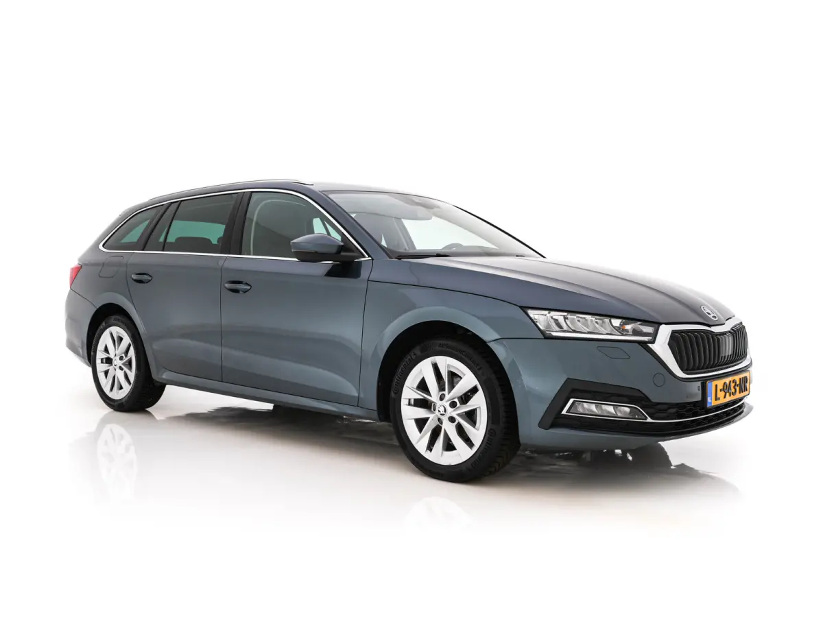 1.0 TSI Business Edition Plus (INCL-BTW) *FULL-LED | NAVI-FULLMAP | HEATED-COMFORTSEATS | DIGI-COCKPIT | CAMERA | KEYLESS | DAB | AMBIENTLIGHT | PRIVACYGLASS | ECC | CARPLAY | PDC | CRUISE |