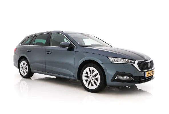 1.0 TSI Business Edition Plus (INCL-BTW) *FULL-LED | NAVI-FULLMAP | HEATED-COMFORTSEATS | DIGI-COCKPIT | CAMERA | KEYLESS | DAB | AMBIENTLIGHT | PRIVACYGLASS | ECC | CARPLAY | PDC | CRUISE |