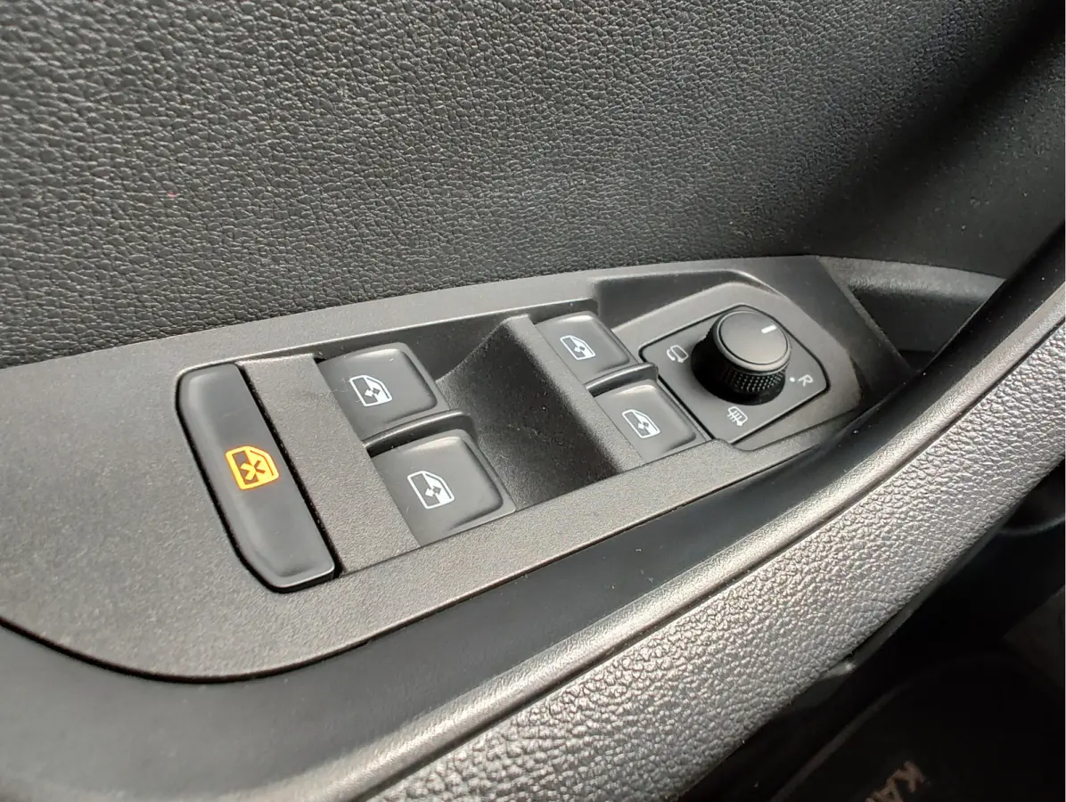 1.0 TSI AMBITION BUSINESS DSG Navi | Carplay/Android | Cruise | Parkeersensoren V+A