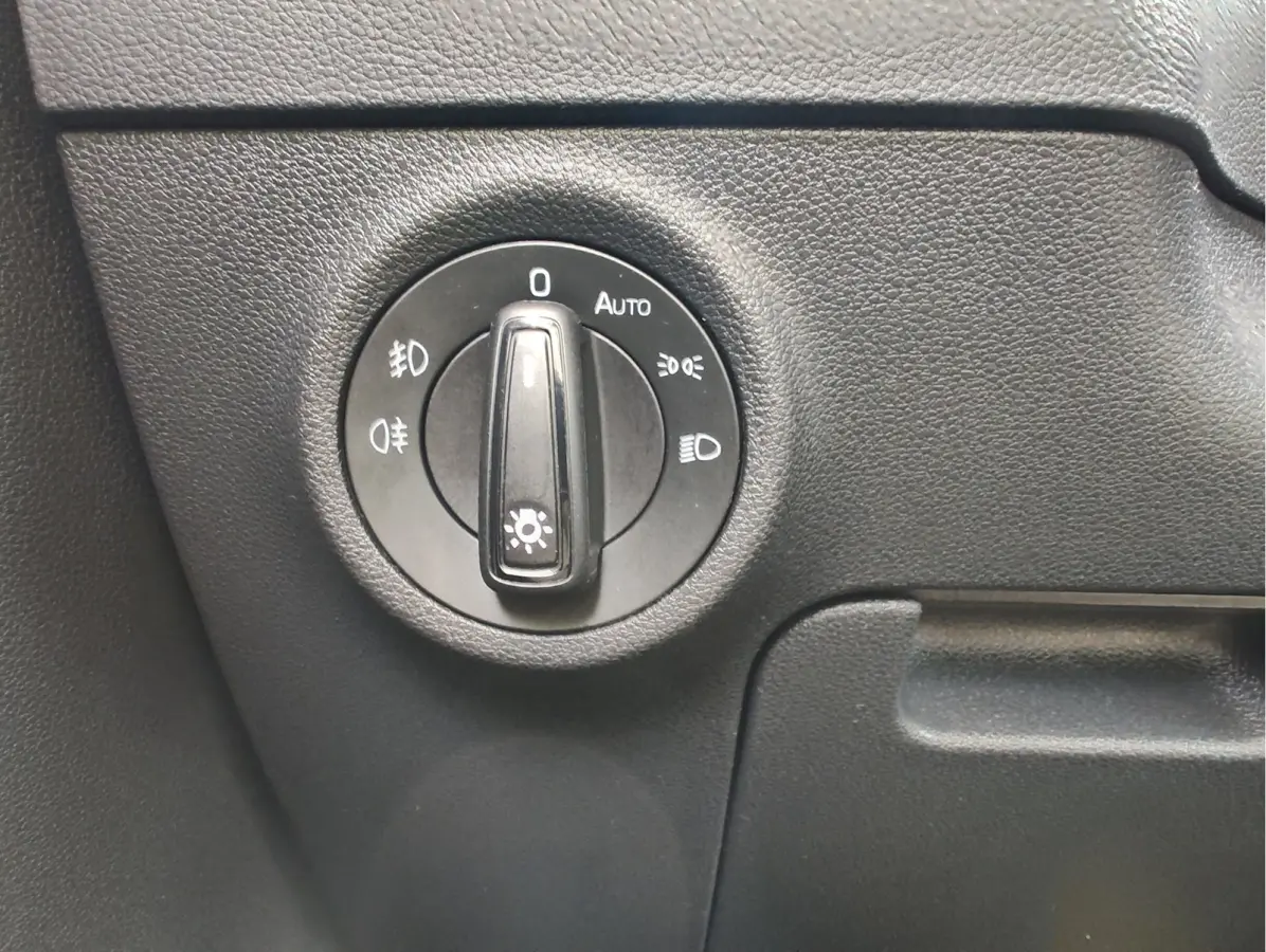 1.0 TSI AMBITION BUSINESS DSG Navi | Carplay/Android | Cruise | Parkeersensoren V+A