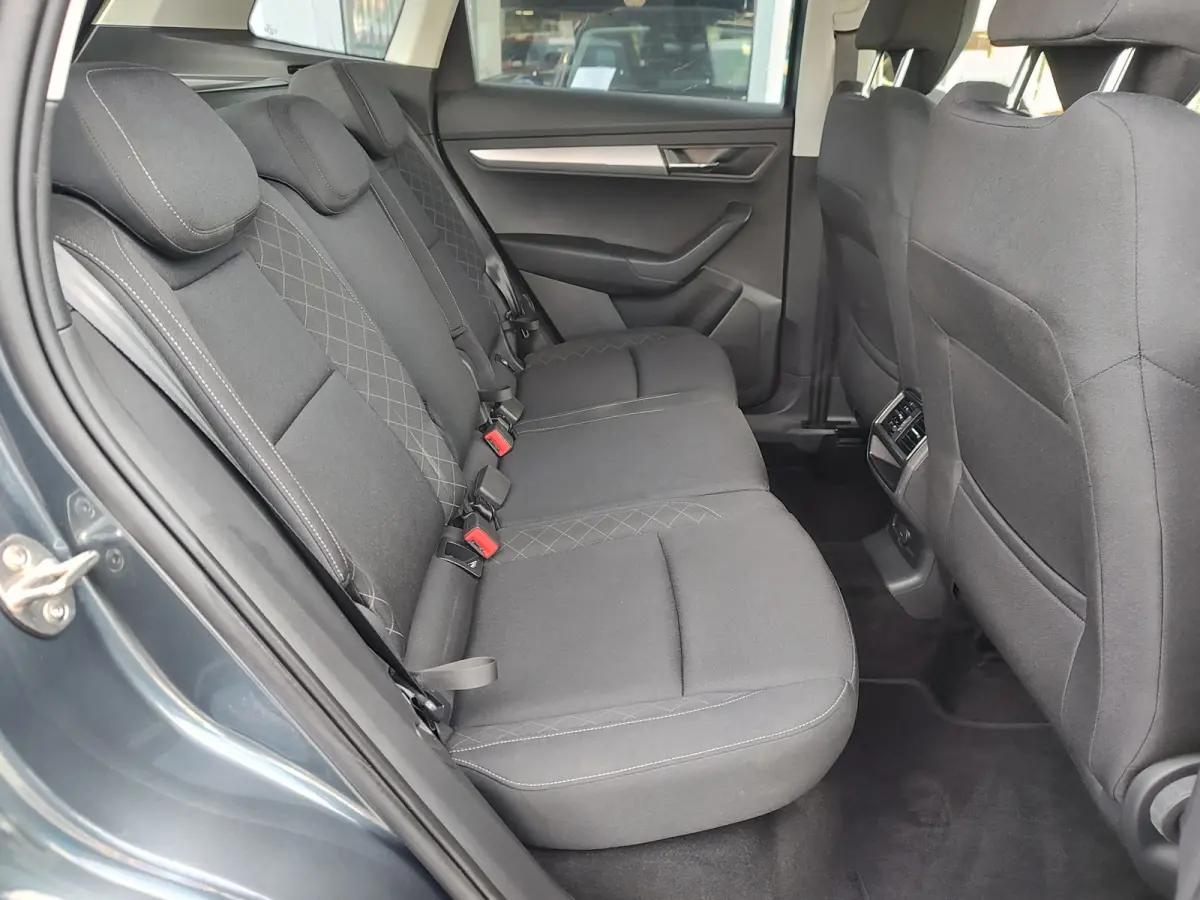 1.0 TSI AMBITION BUSINESS DSG Navi | Carplay/Android | Cruise | Parkeersensoren V+A