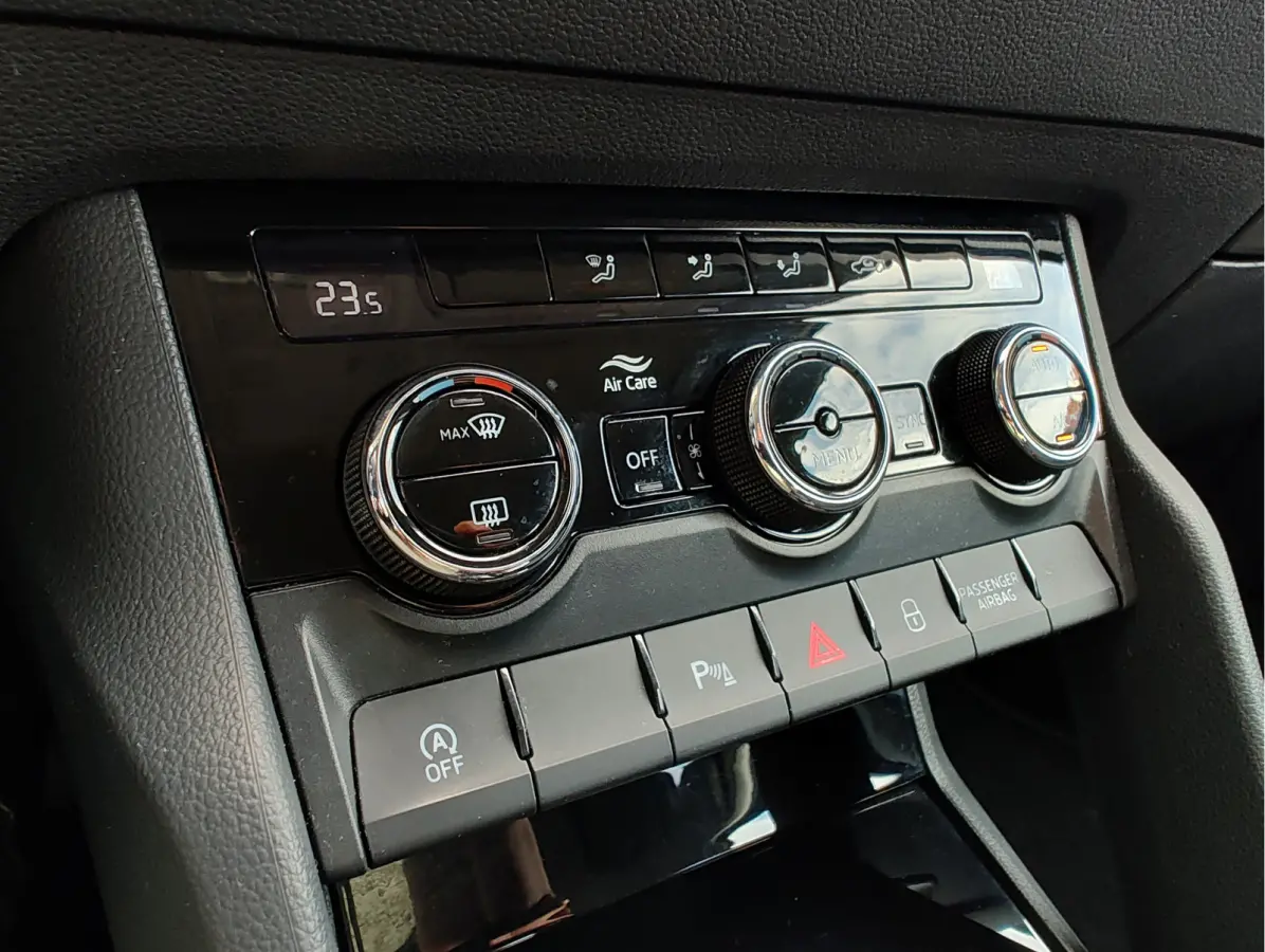 1.0 TSI AMBITION BUSINESS DSG Navi | Carplay/Android | Cruise | Parkeersensoren V+A