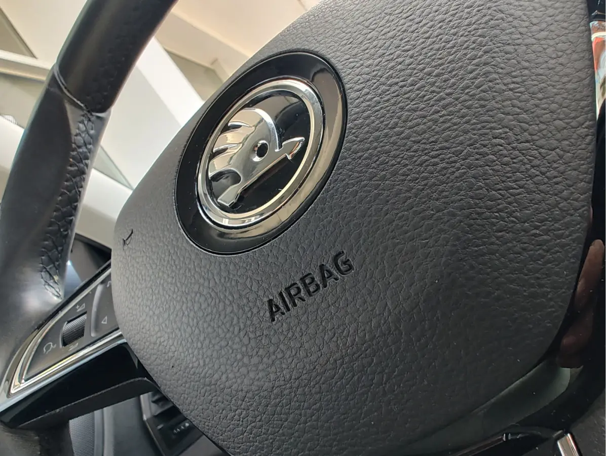 1.0 TSI AMBITION BUSINESS DSG Navi | Carplay/Android | Cruise | Parkeersensoren V+A
