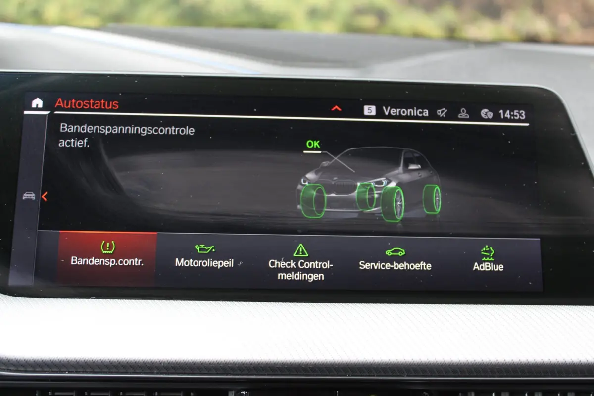 118d High Executive M 150PK Automaat | M-sportpakket | HUD | Carplay | Stoelverwarming | Navigatie | Parkeercamera