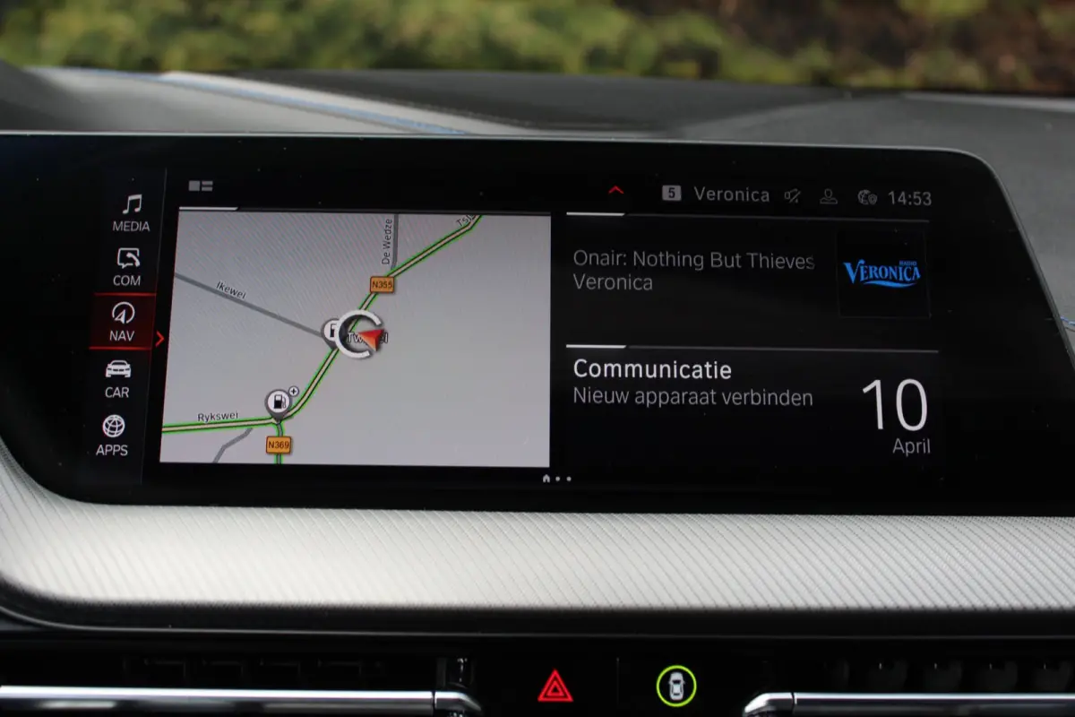 118d High Executive M 150PK Automaat | M-sportpakket | HUD | Carplay | Stoelverwarming | Navigatie | Parkeercamera