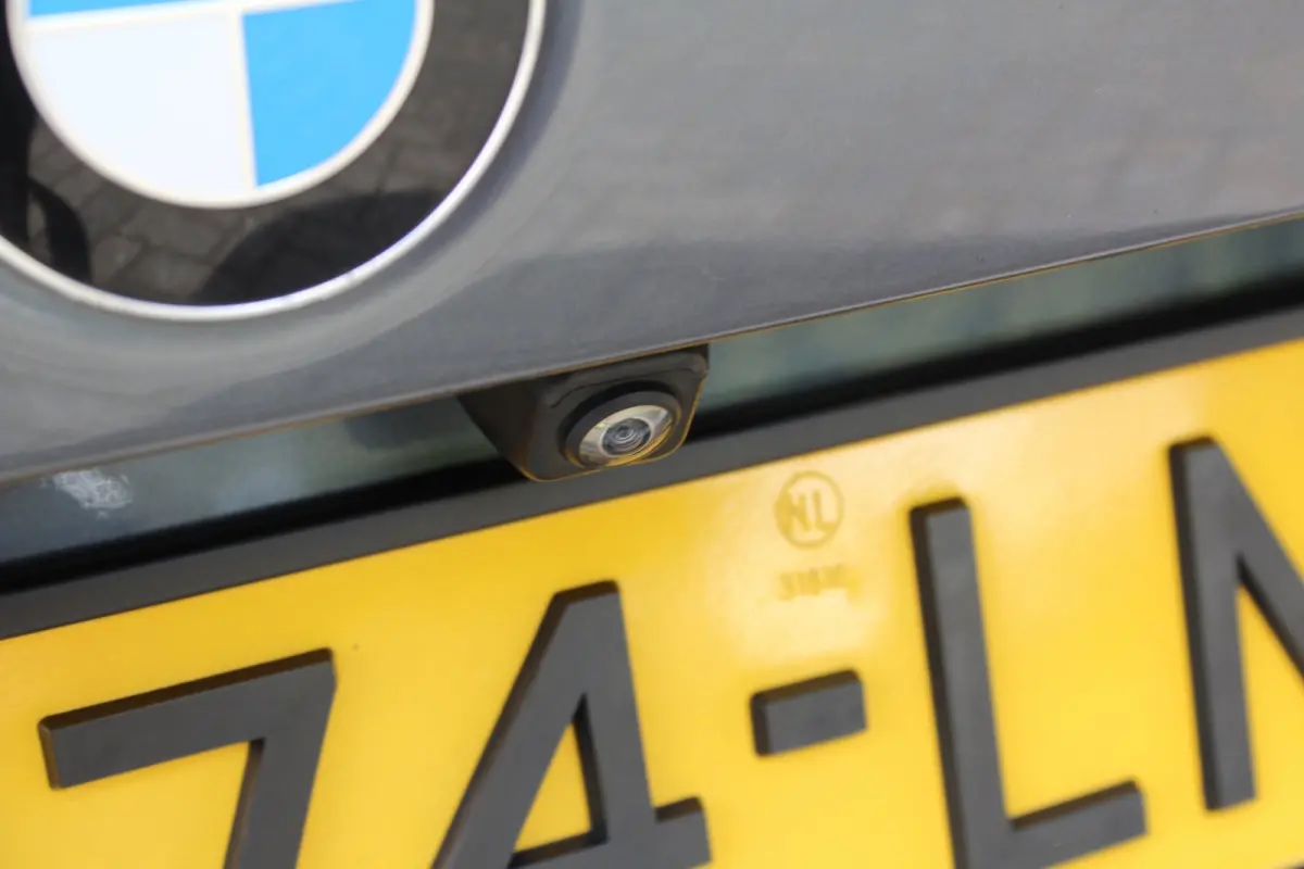 118d High Executive M 150PK Automaat | M-sportpakket | HUD | Carplay | Stoelverwarming | Navigatie | Parkeercamera